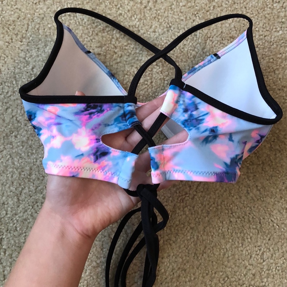 PINK Victoria’s Secret Swimsuit Top - Picture 3 of 4